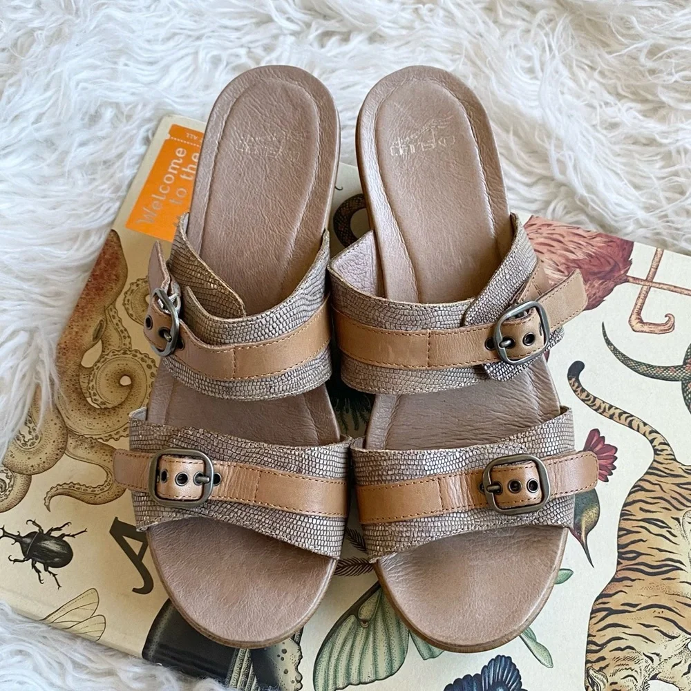 Dansko‎ brown leather sandal wedges